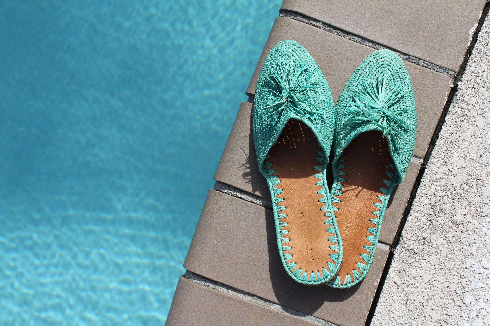 LA PISCINE TEAL POM POM RAFFIA SLIDES
