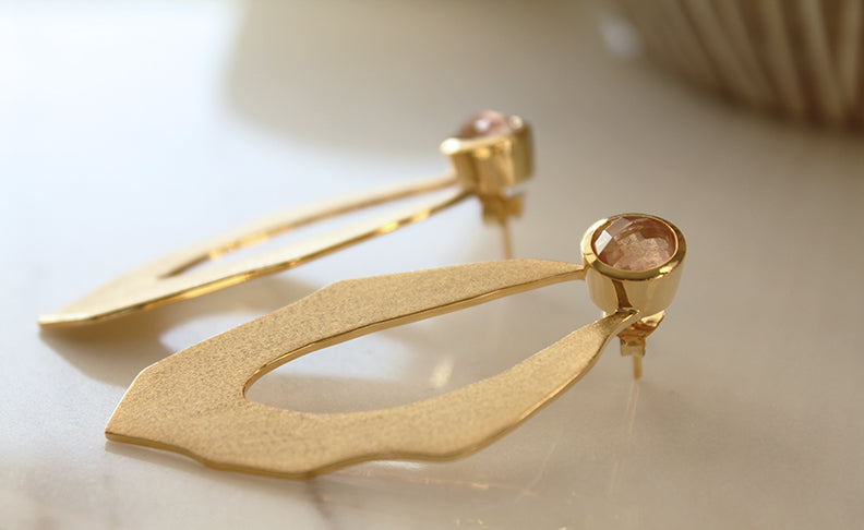 WADI EARRING IN 18K VERMEIL WITH SUNSTONE