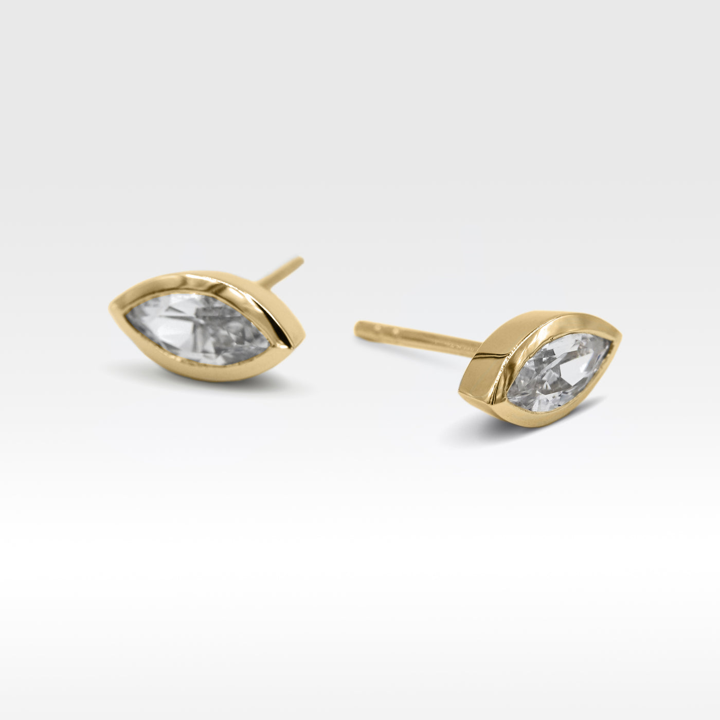 14K SOLID GOLD MARQUISE STUD EARRINGS