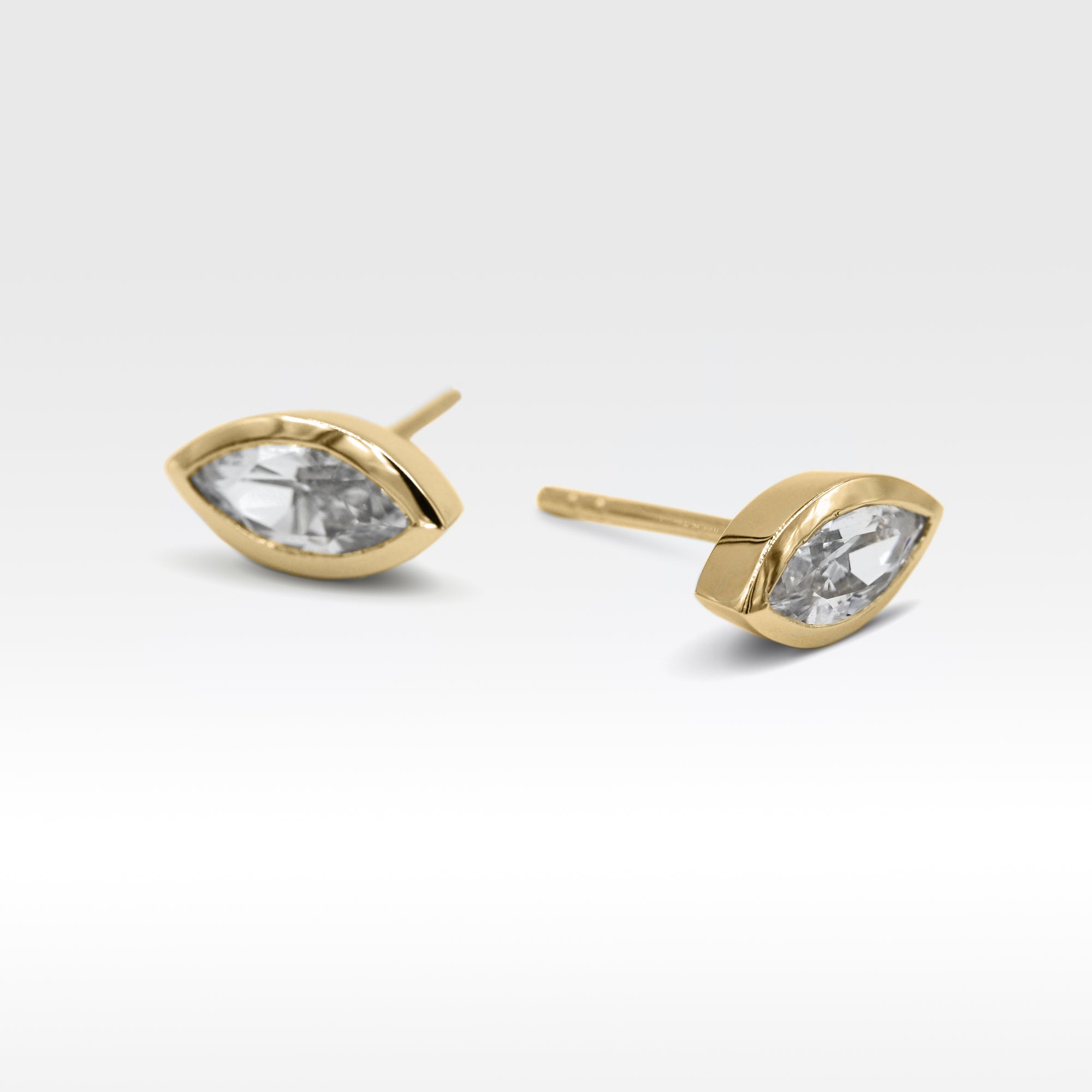 14K SOLID GOLD MARQUISE STUD EARRINGS