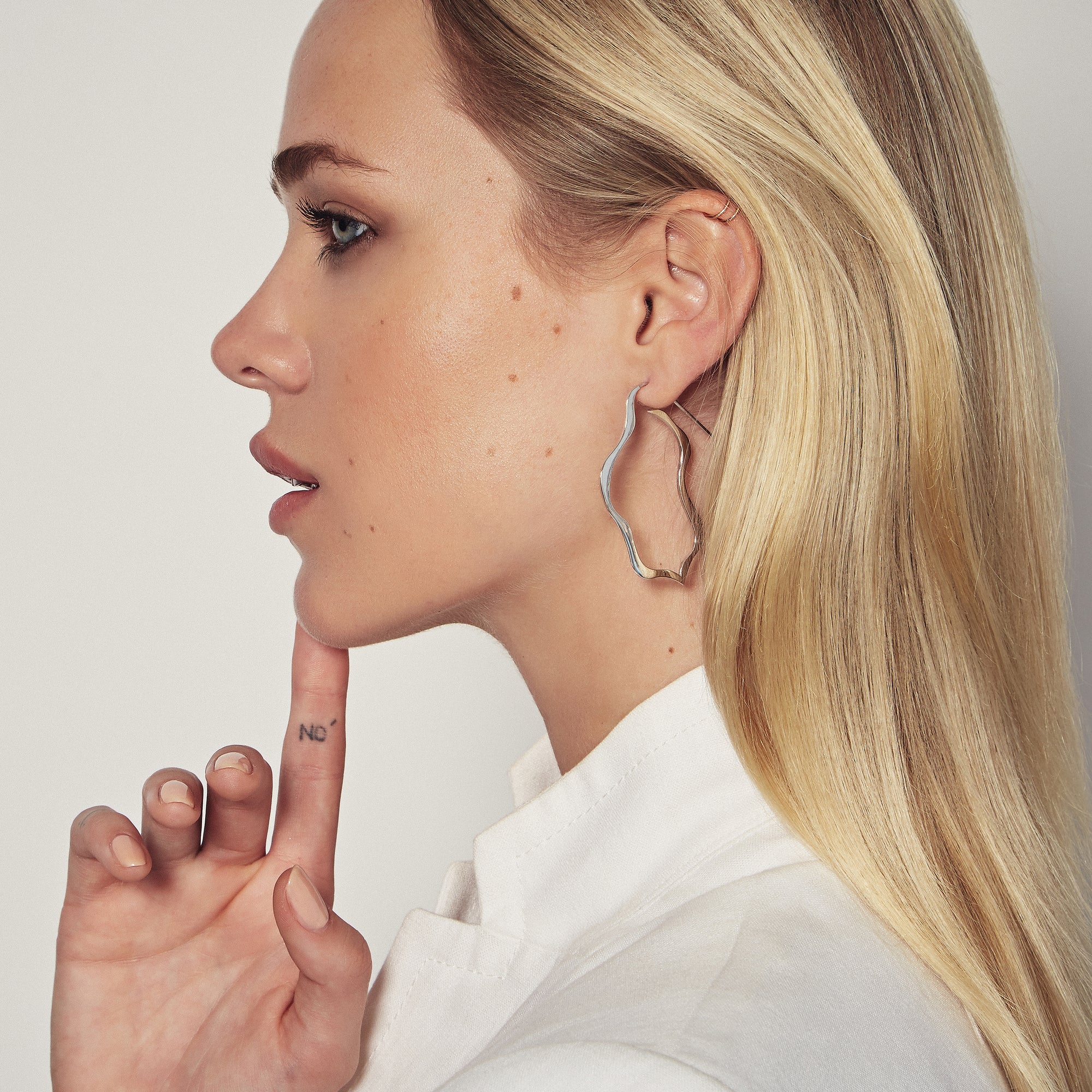 KHALI HOOP IN STERLING SILVER